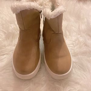 Reindeer tan fur boots